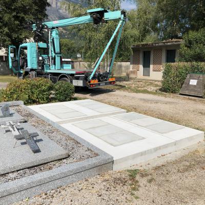 4 caveaux monoblocs en béton